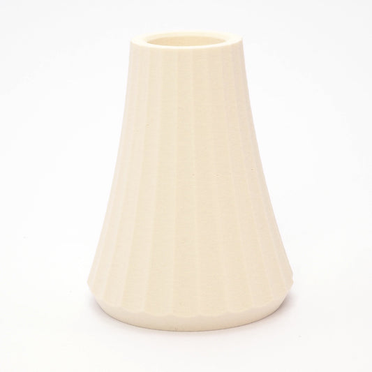 ARC lysestage i cream til LED kronelys, riflet overflade og dansk design
