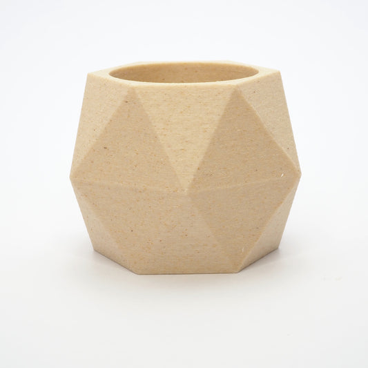 GEOMETRIC vendbar lysestage i birk viser hul til LED fyrfads lys – vinklet top og arkitektonisk form også til kronelys