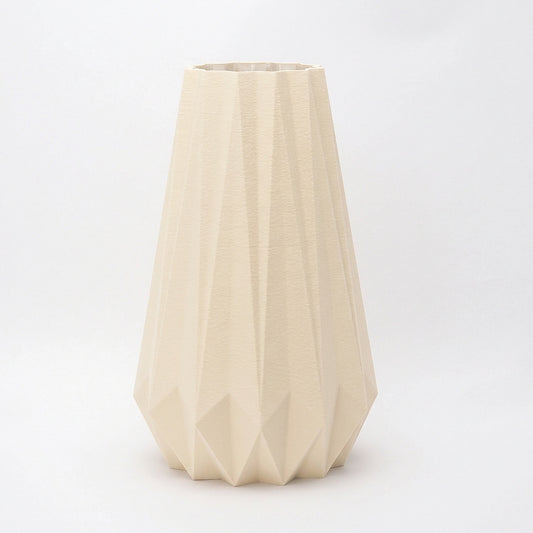 KANT vase i cream – origami inspireret 3D print vase i roligt dansk design