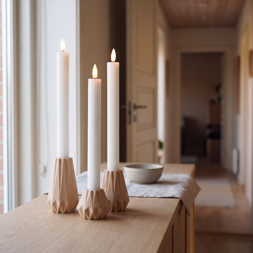 LED lys vs stearinlys – hvad er forskellen?