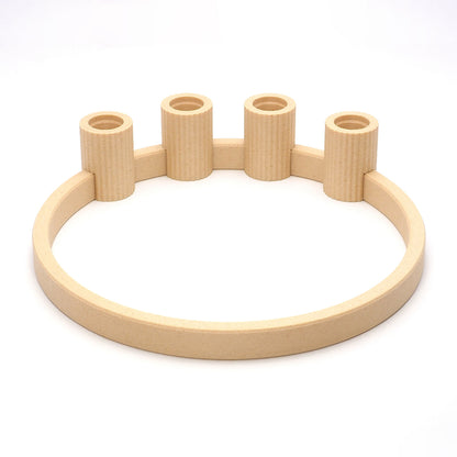 Adventskrans lysestage i birk – moderne 3D printet krans med fire riflede lyseholdere, minimalistisk og skandinavisk design