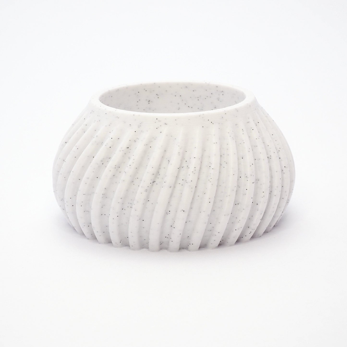 Flute fyrfadsstage i Marmor 3,5 cm – let steninspireret udtryk og ribbet struktur