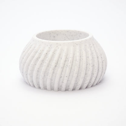 Flute fyrfadsstage i Marmor 3,5 cm – let steninspireret udtryk og ribbet struktur