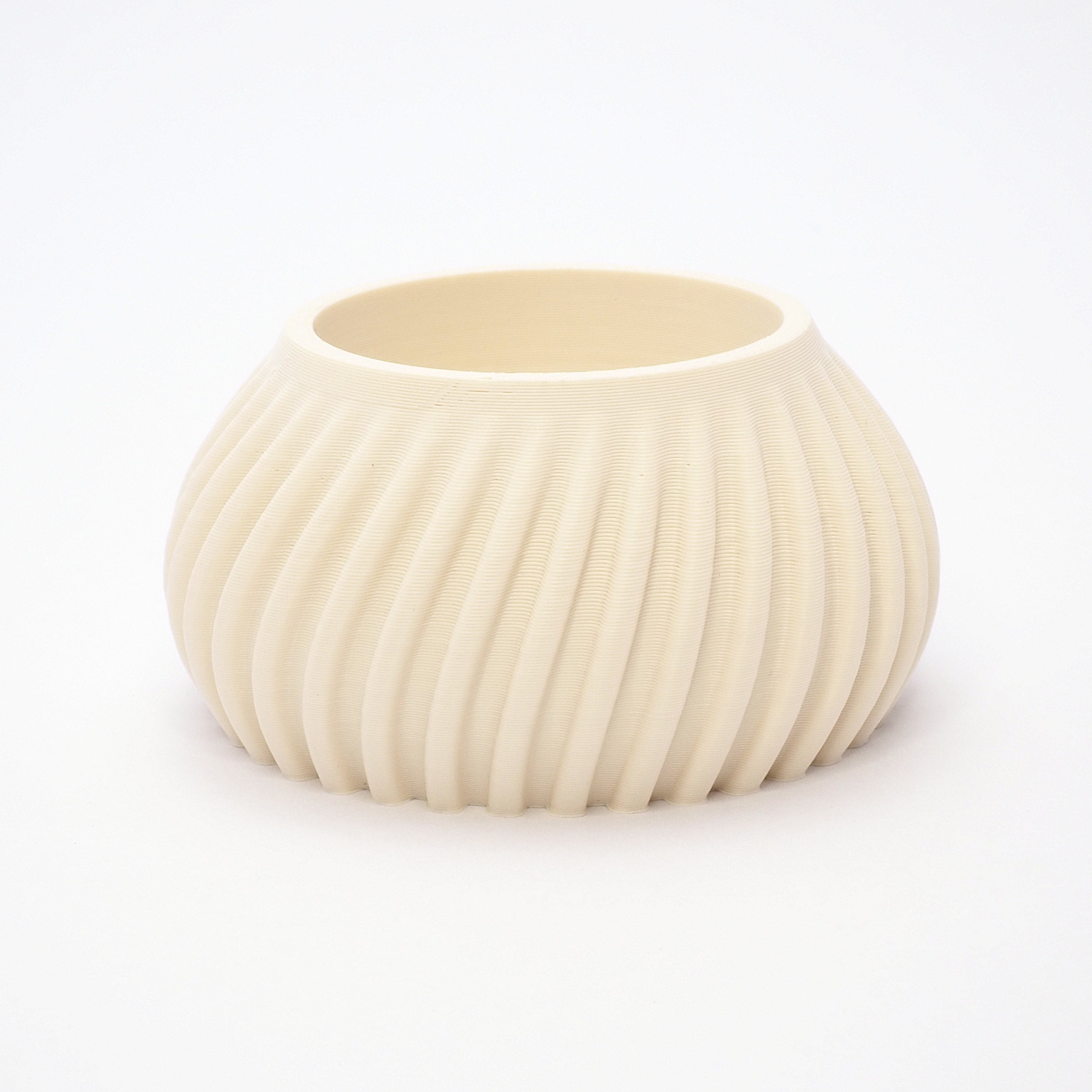 Flute fyrfadsstage i Cream 3,5 cm – ribbet og rund, bæredygtigt dansk design