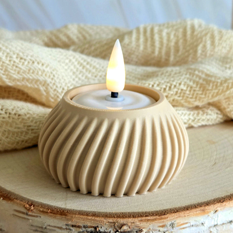 Beige Flute stage med LED fyrfadslys – skaber varme og ro i indretningen