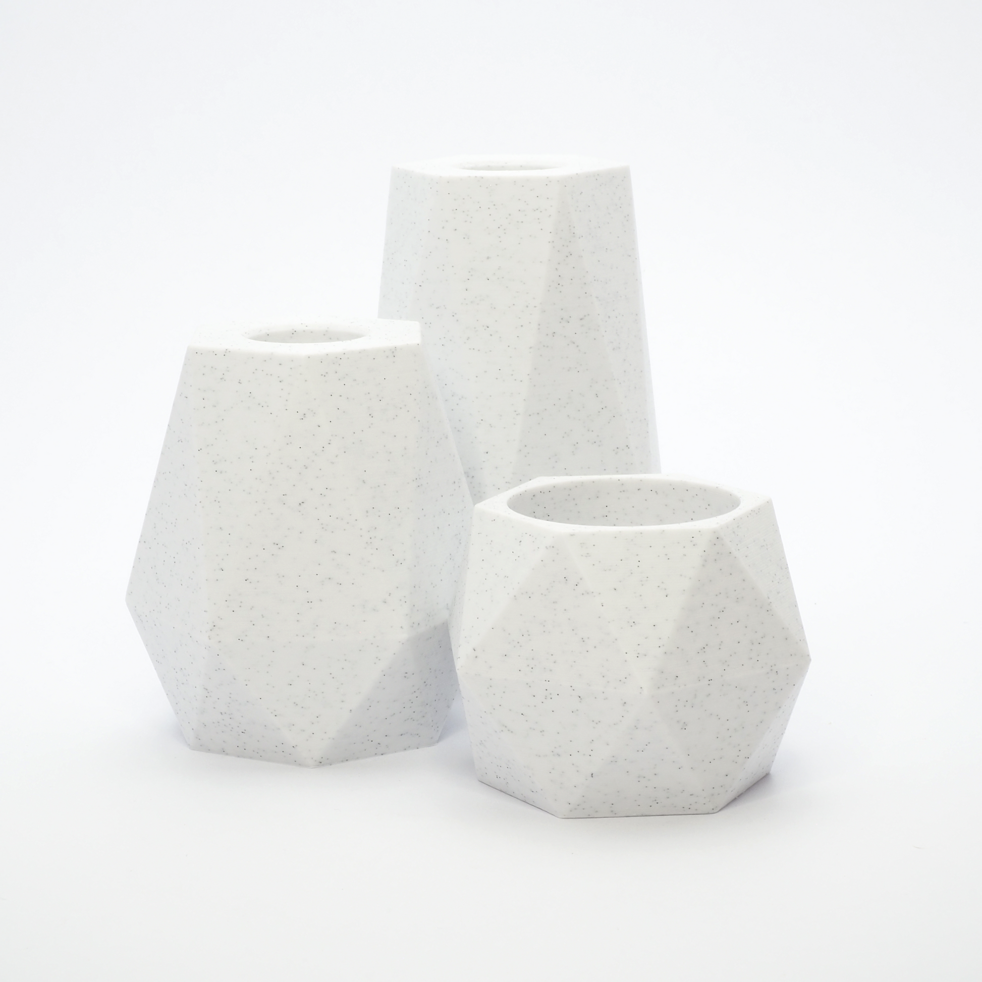 GEOMETRIC lysestagesæt i Marmor 5/7,5/10 cm – stenlook og skarpe facetter