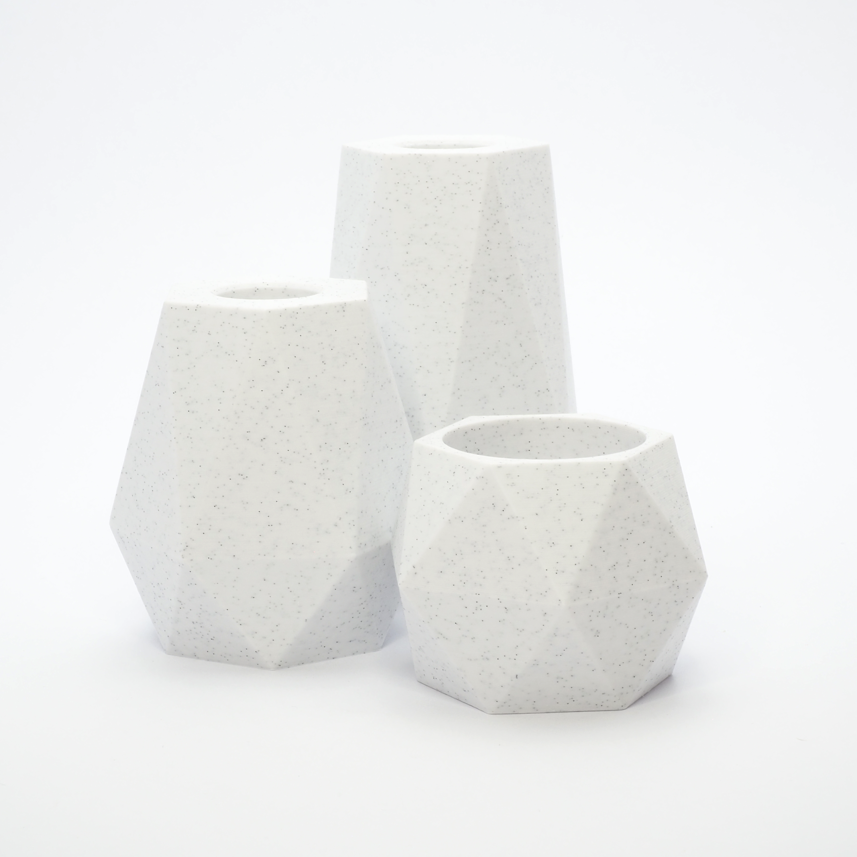 GEOMETRIC lysestagesæt i Marmor 5/7,5/10 cm – stenlook og skarpe facetter