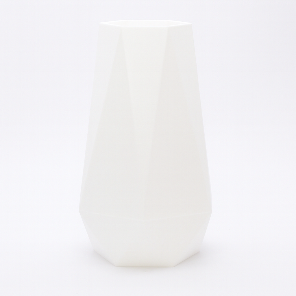 Geometric Vase i Hvid 20/25 cm – ren hvid nuance og geometri i designet