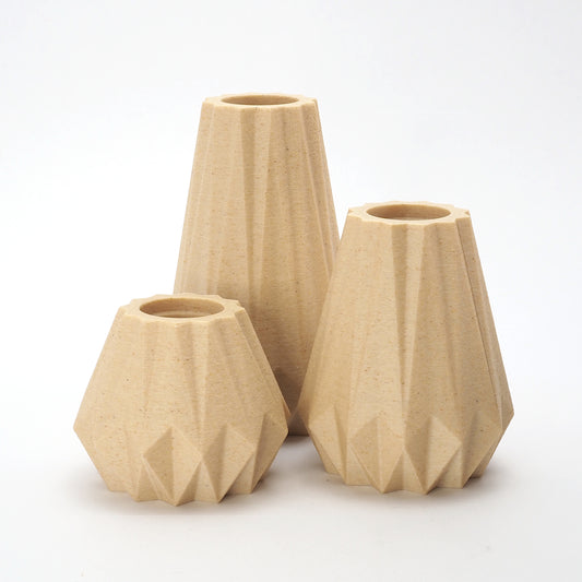 KANT lysestagesæt i Birk – 3D printet i bæredygtigt materiale med geometriske formsprog og taktile facetter