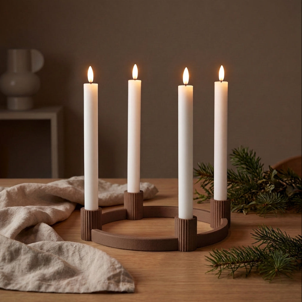 Adventskrans lysestage i valnød rillet dansk design til LED kronelys 