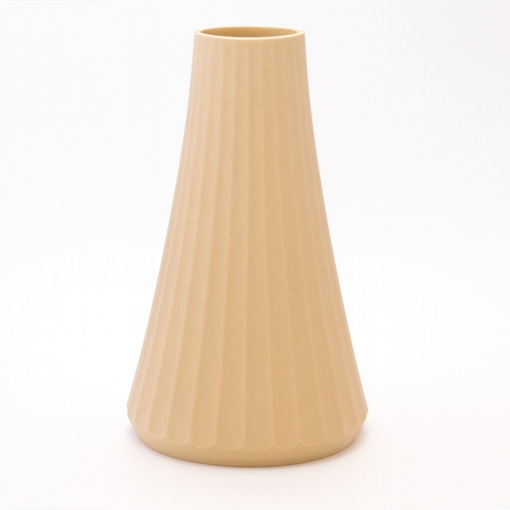 Konisk ARC vase i Birk med naturinspireret nuance og mat finish – skandinavisk design