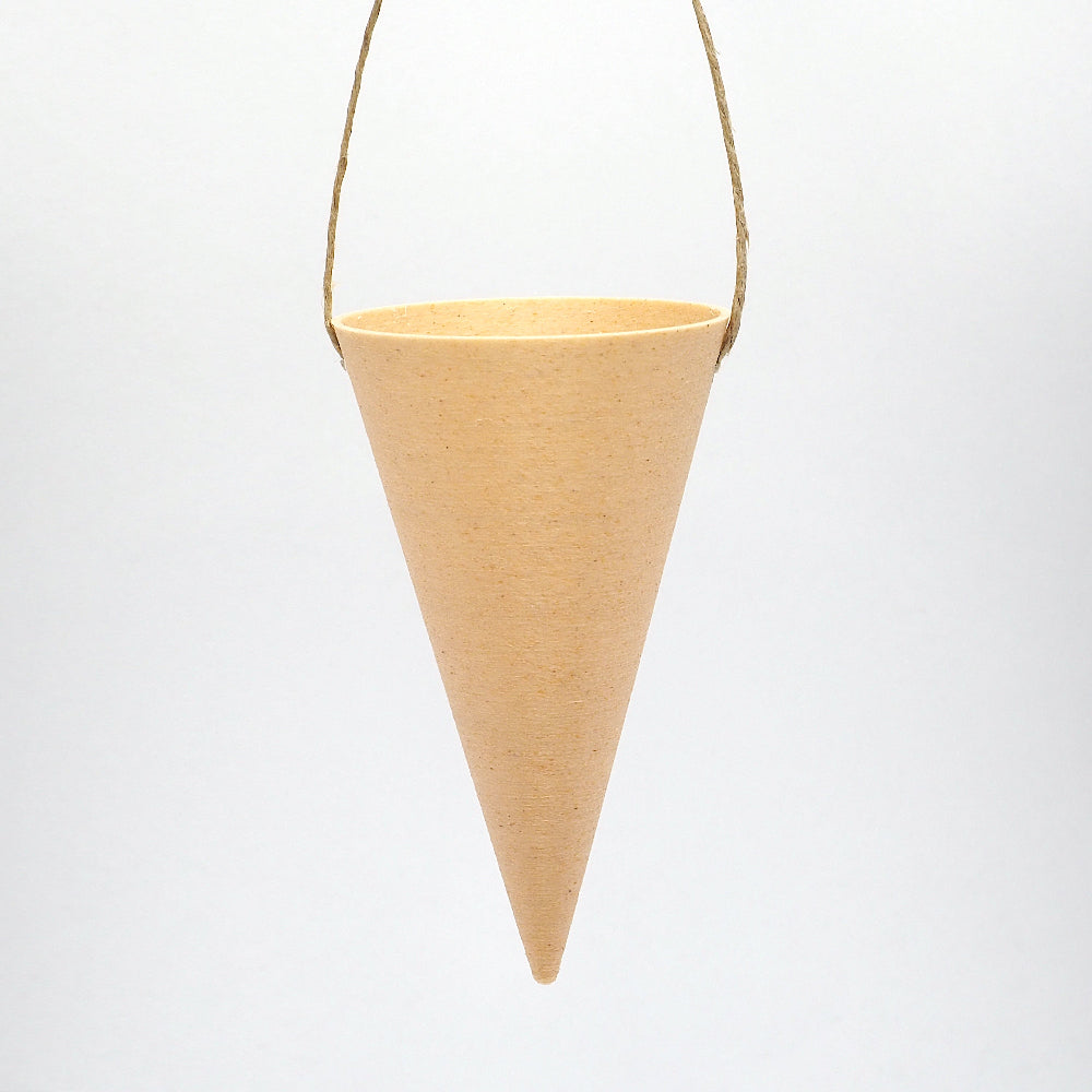 Birk glat kræmmerhus i minimalistisk design som julepynt