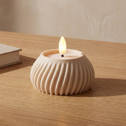 FLUTE fyrfadsstage til LED fyrfadslys i cream - dansk design produceret på bestilling