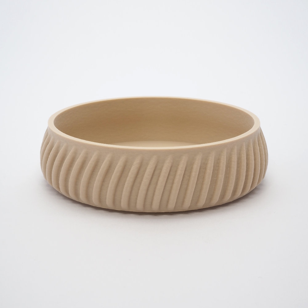 Flute smykkeskål i beige 2,6 cm – riflet, lavt fad med mat overflade