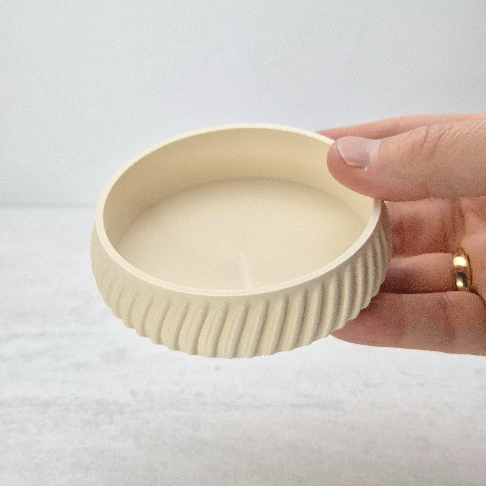 Flute smykkeskål i hånden i cream - bærdygtig dansk design