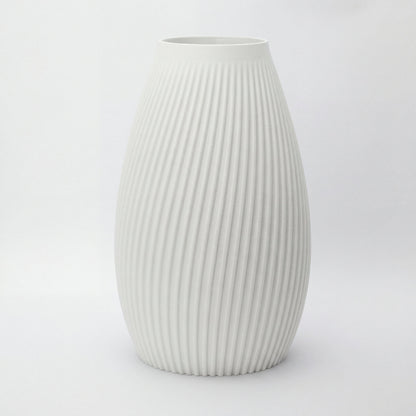 Minimalistisk vase i hvid – dansk design produceret i Danmark