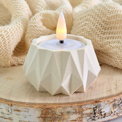 Cream KANT fyrfadsstage med LED fyrfadslys – varm og rolig styling på bord eller hylde