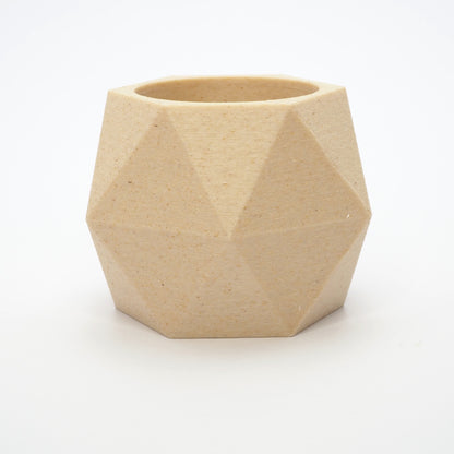 GEOMETRIC vendbar lysestage i birk viser hul til LED fyrfads lys – vinklet top og arkitektonisk form også til kronelys