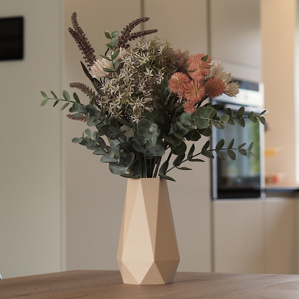 Geometrisk vase i birk nuance til tørrede blomster