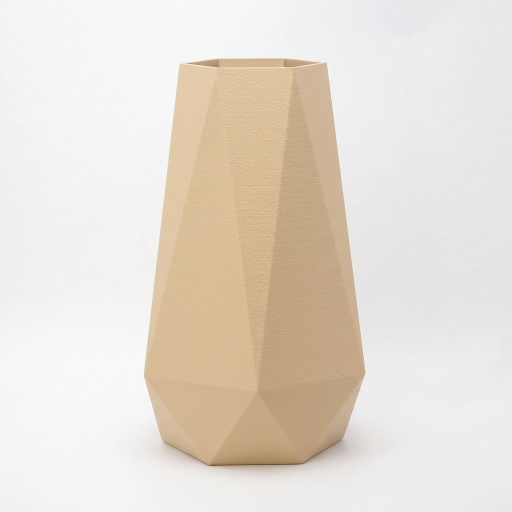 Beige geometrisk vase i minimalistisk dansk design