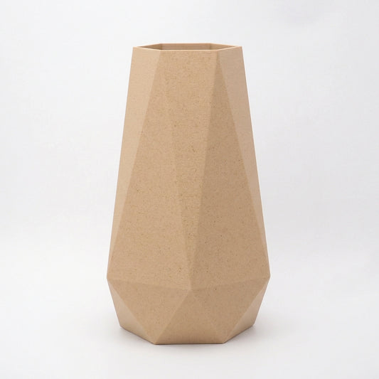Geometrisk minimalistisk vase i birk – dansk design produceret i Danmark
