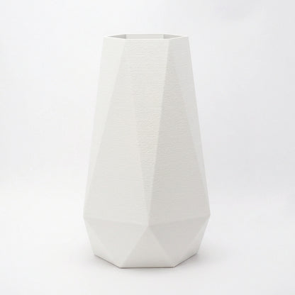 Hvid geometrisk minimalistisk vase – produceret i Danmark