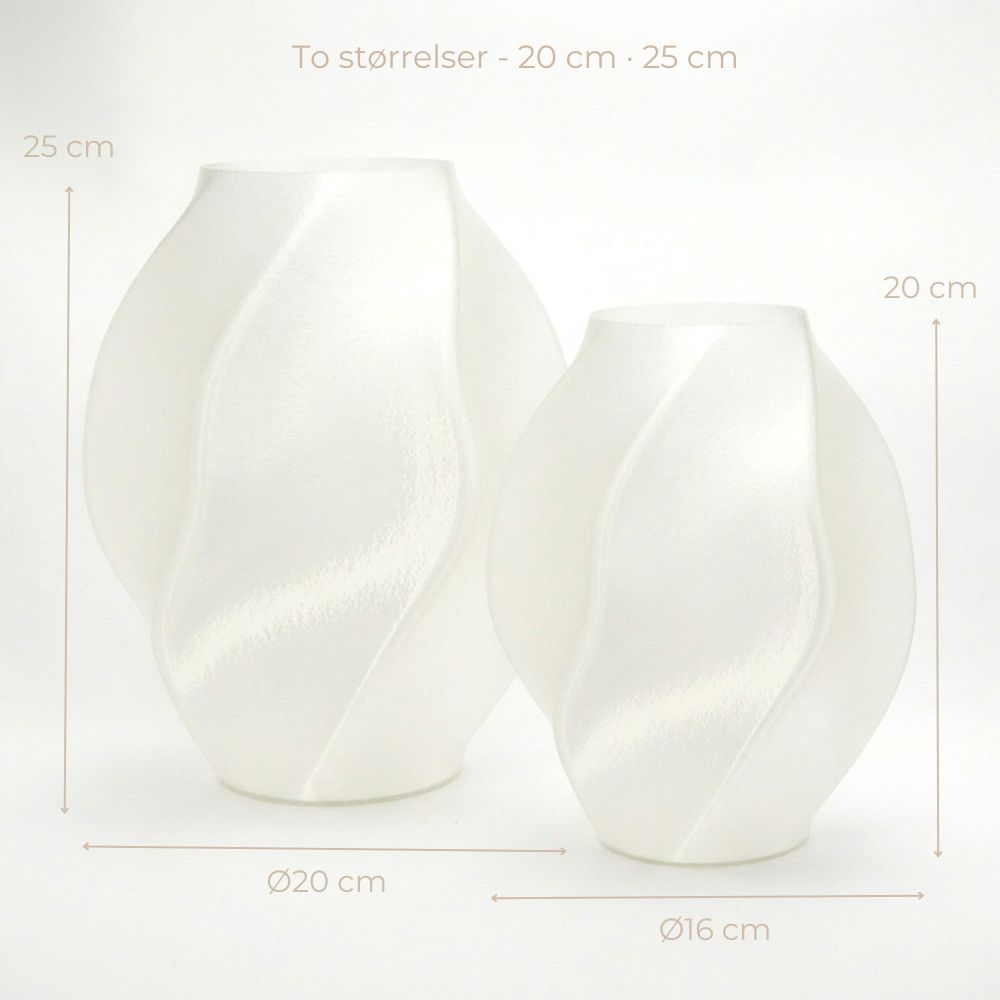 Størrelsessammenligning af Bølge vase fra Hartli i 20 cm og 25 cm med mål vist.