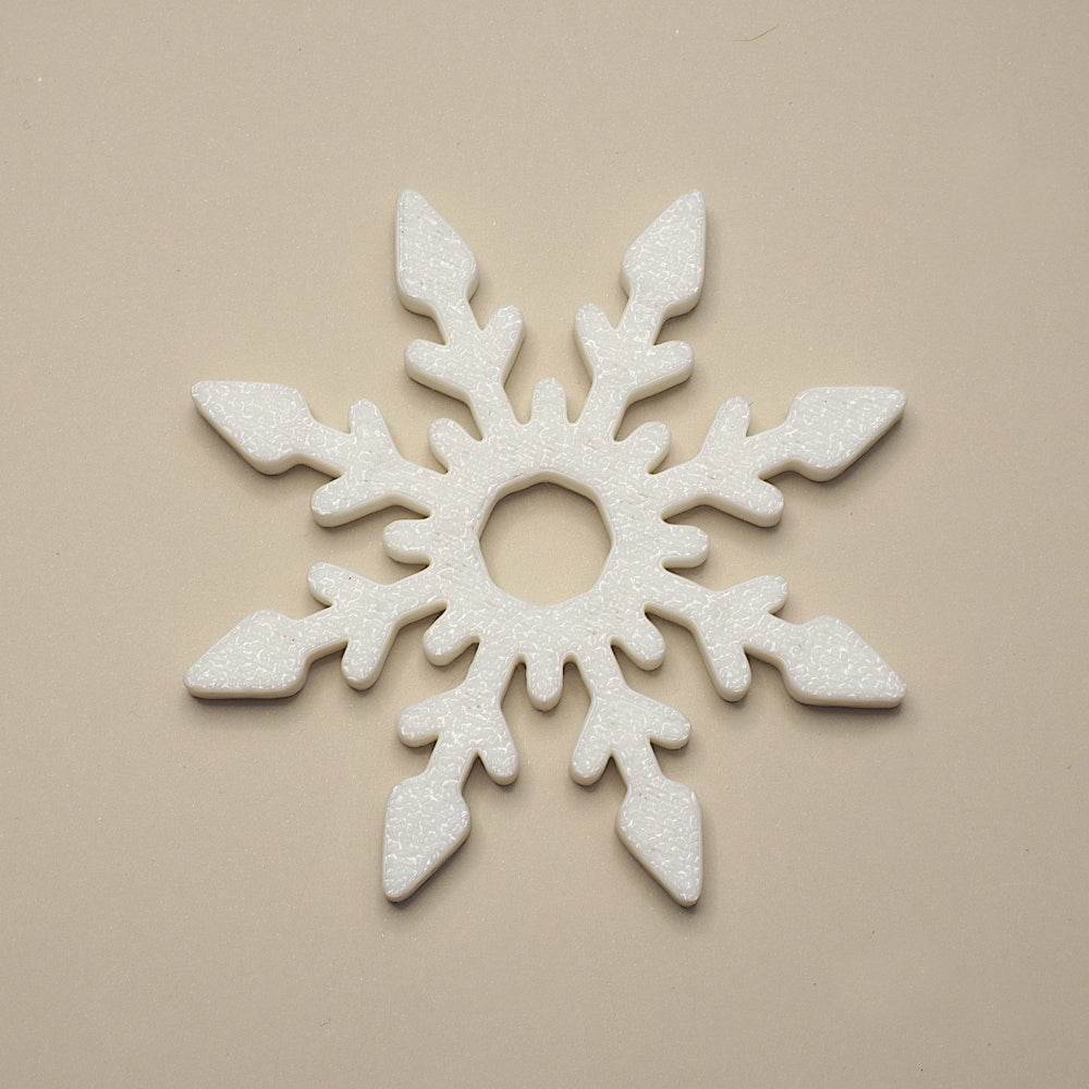 Hvidt snefnug julepynt – til juletræ, adventsgaver, vinduer og dekorative grene.