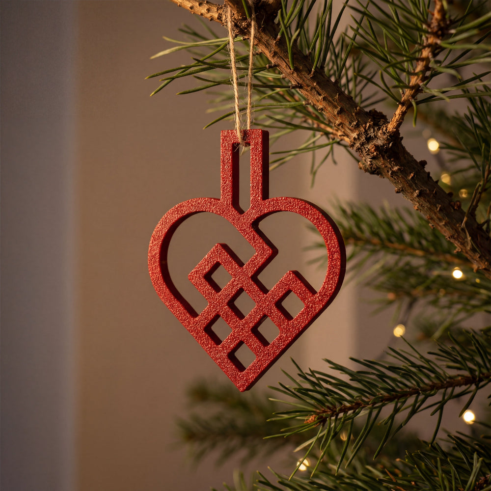 Julehjerte i dansk design til juletræ – dekorativt julepynt i rød med flettet mønster