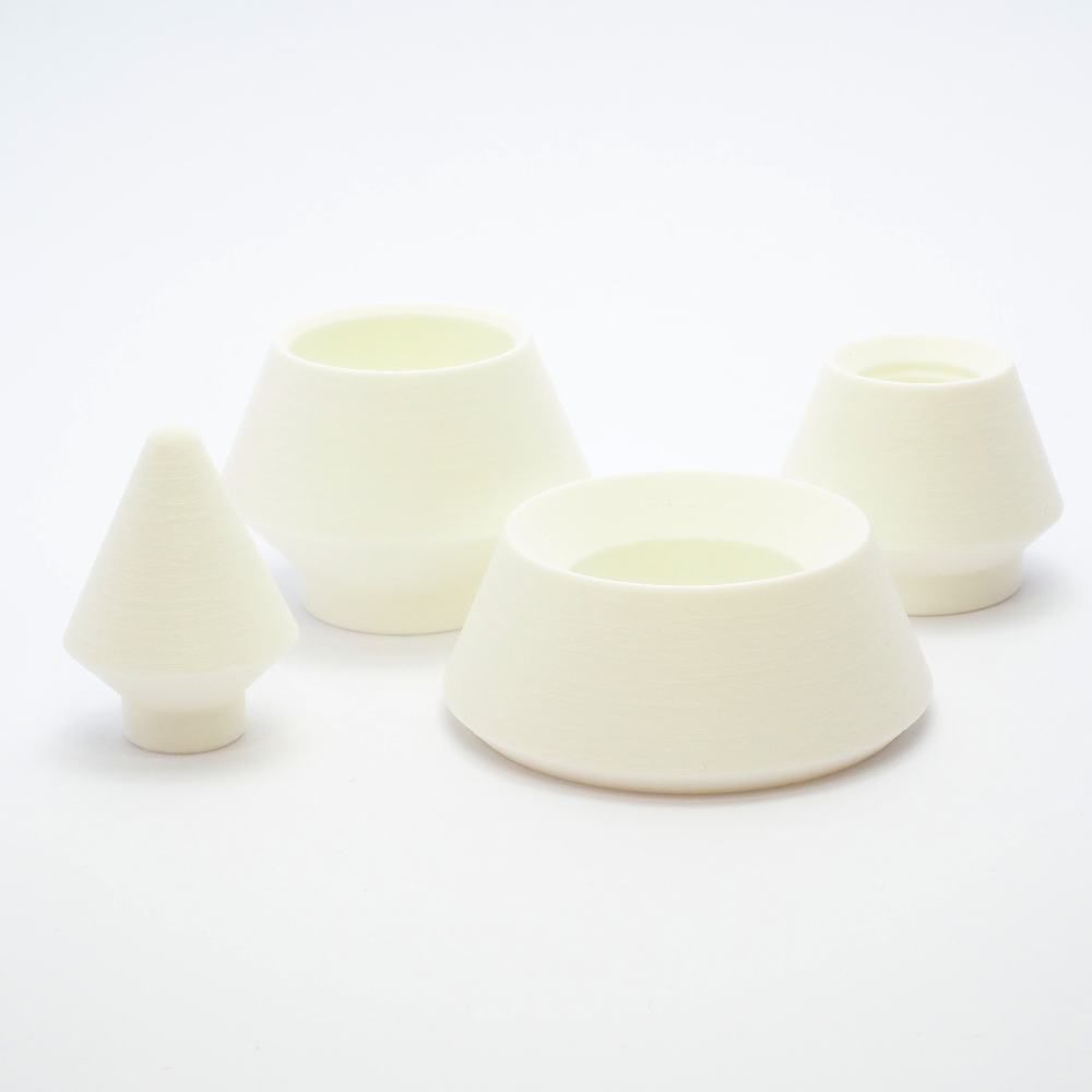 Modul juletræ lysestage i hvid, adskilt i fire dele til fleksibel brug