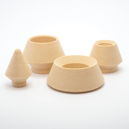 De fire dele af modul juletræ lysestage i birk