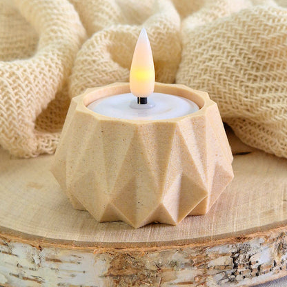 Birk KANT fyrfadsstage med LED fyrfadslys – rolig stemning i naturlig opsætning