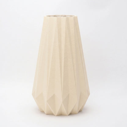 KANT vase i cream – origami inspireret 3D print vase i roligt dansk design