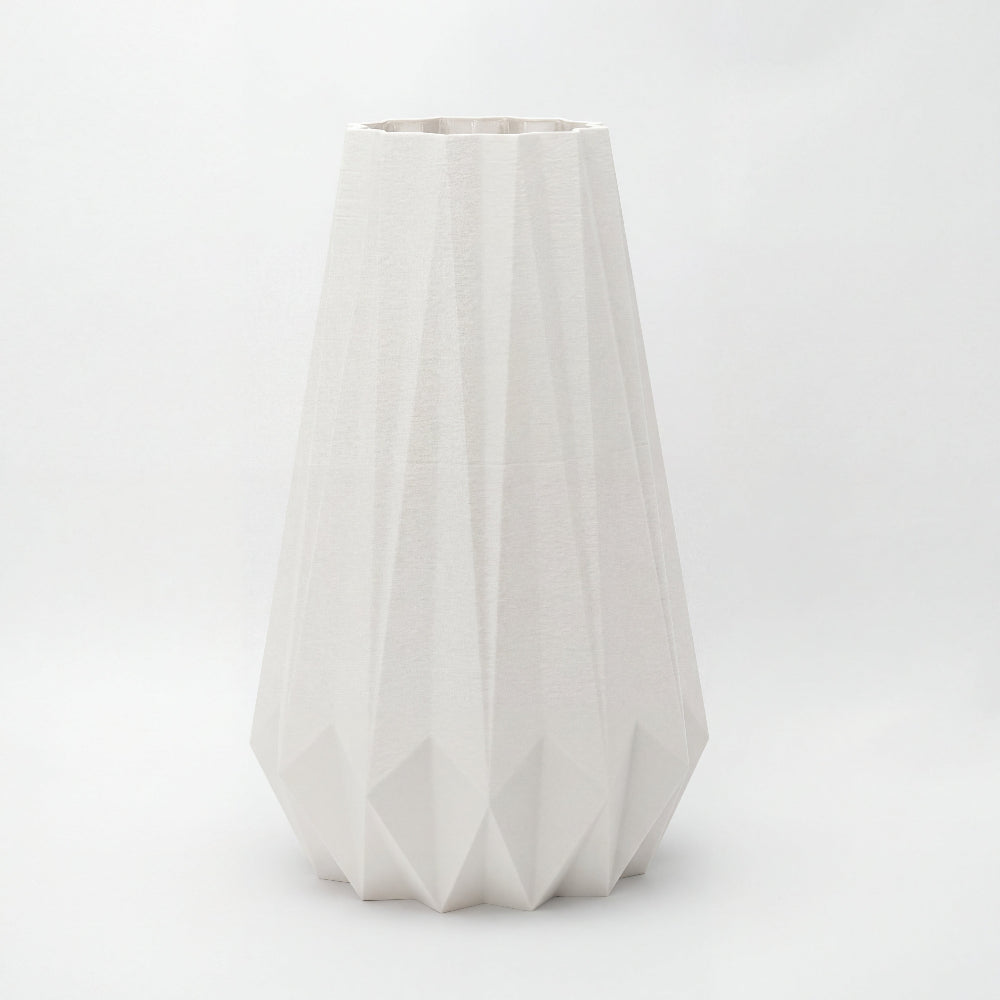 KANT vase i hvid – skulpturel vase i dansk design