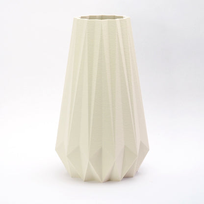 KANT vase i cream – naturfarvet dansk design inspireret af origami