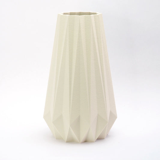 KANT vase i cream – naturfarvet dansk design inspireret af origami