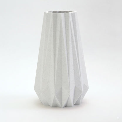 KANT vase i marmorlook – naturfarvet dansk design inspireret af origami