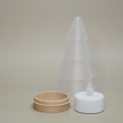 Video der viser samling og adskillelse af juletræ fyrfadsstage som julepynt og julelysestage med aftagelig top og fyrfadslys