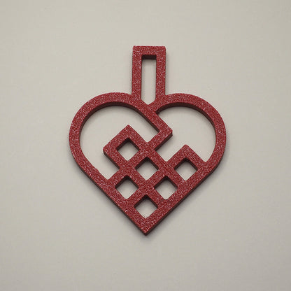 Rødt flet hjerte julepynt – egnet til juletræ, adventsgaver, vinduer og dekorative grene.