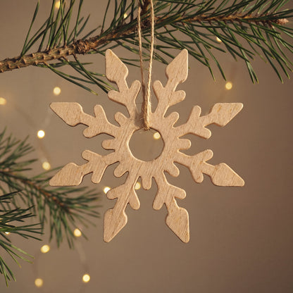 Snefnug julepynt i dansk design til juletræ eller adventsgaver – dekorativt ophæng i birk